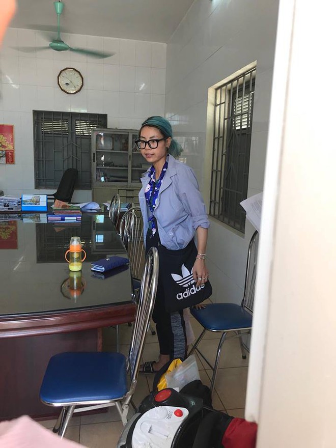 Bella v&agrave; con trai được người th&acirc;n đưa v&agrave;o viện t&acirc;m thần - Ảnh 1.