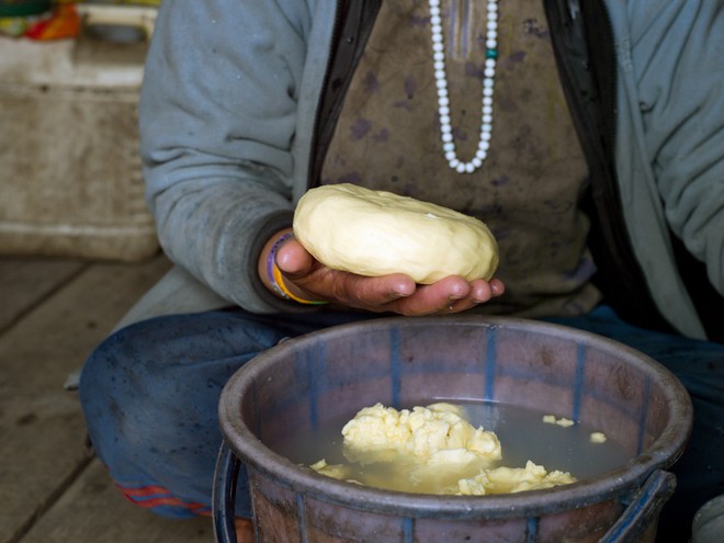 Đất nước Bhutan có một món ăn rất đánh lừa thị giác, cứ ngỡ là xâu kẹo những sự thật lại vô cùng bất ngờ - Ảnh 6.