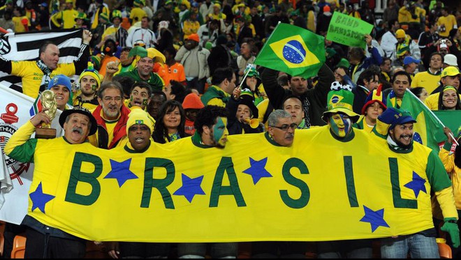 World Cup, liều thuốc diệu kỳ của xứ sở samba - Ảnh 1.