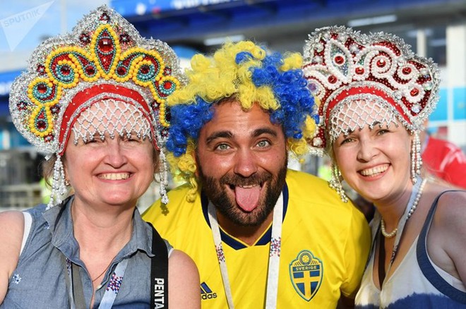 Ảnh: Những chiếc mũ Kokoshnik Nga tô điểm khán đài mùa World Cup - Ảnh 14.