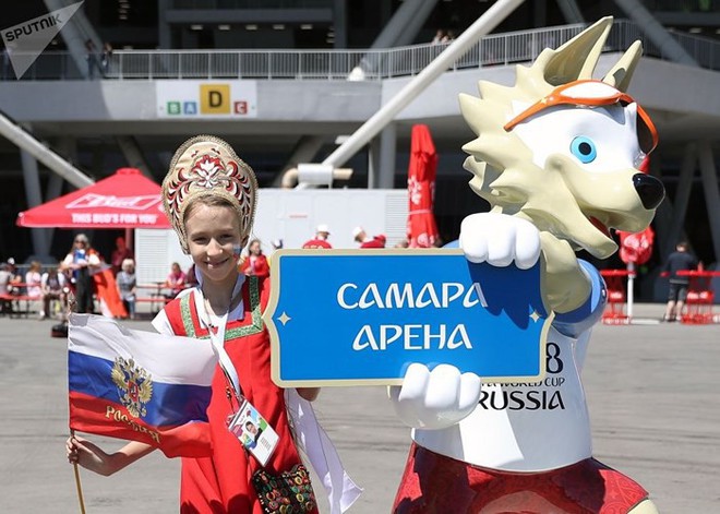 Ảnh: Những chiếc mũ Kokoshnik Nga tô điểm khán đài mùa World Cup - Ảnh 9.