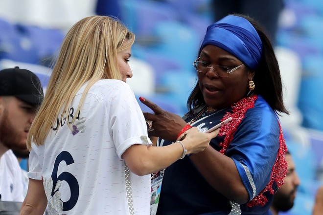 Bạn gái Pogba dẫn đầu dàn WAGs tiếp sức tuyển Pháp thăng hoa trước Uruguay - Ảnh 1.