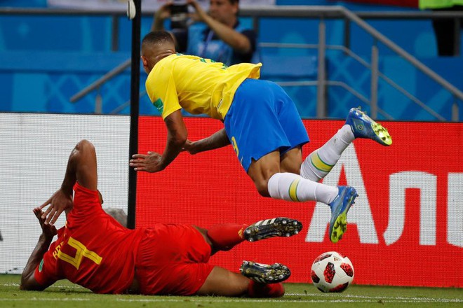 Brazil mất oan quả phạt đền dù có VAR - Ảnh 1.