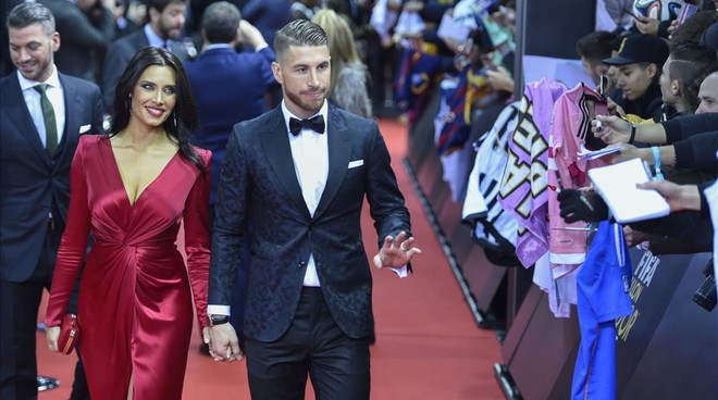 Beckham v&agrave; Victoria l&agrave; qu&aacute; khứ rồi, đ&acirc;y mới l&agrave; 4 cặp đ&ocirc;i với gu thời trang &ldquo;b&aacute; đạo&rdquo; trong m&ugrave;a World Cup 2018 - Ảnh 11.