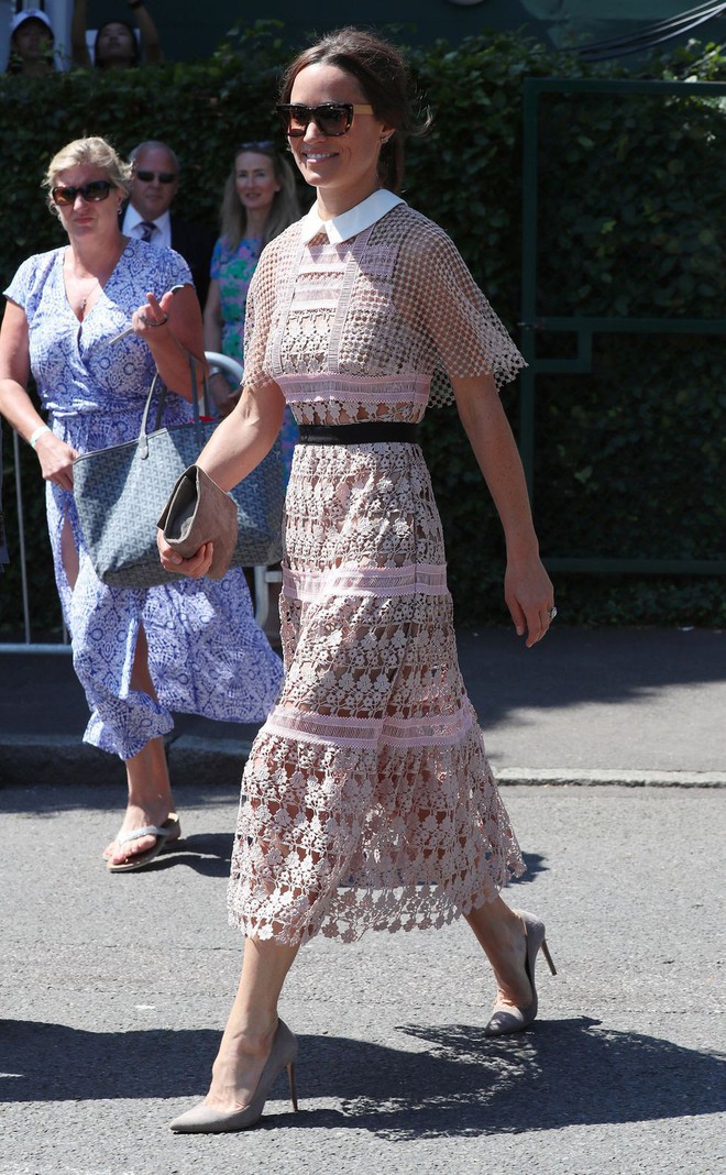 Phong cách thời trang của em gái Công nương Kate: Đẹp và sang nào có kém các thành viên Hoàng gia - Ảnh 5.