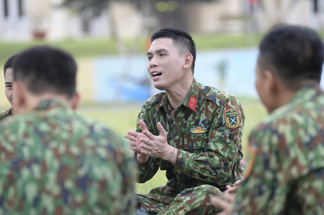 Sao nhập ngũ: Mr. Cần Trô hoang mang khi được yêu cầu diễn hài trong ngày đầu nhập ngũ - Ảnh 7.