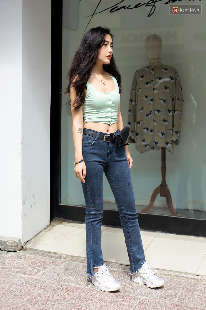 Street style 2 miền: miền Nam vẫn bị &aacute;m ảnh với waist bag, miền Bắc điểm danh đủ phong c&aacute;ch đặc sắc - Ảnh 1.