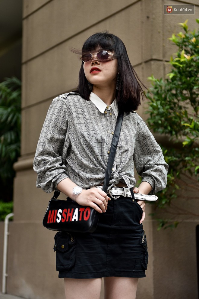 Street style 2 miền: miền Nam vẫn bị &aacute;m ảnh với waist bag, miền Bắc điểm danh đủ phong c&aacute;ch đặc sắc - Ảnh 20.