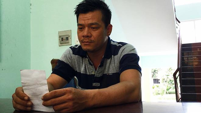 Giọt nước mắt nh&oacute;i l&ograve;ng trong vụ người cha dẫn con đi ăn trộm - Ảnh 2.