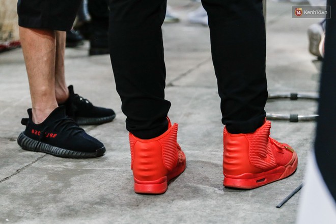 Sneaker Fest 2018 ở S&agrave;i G&ograve;n ngập tr&agrave;n c&aacute;c bạn trẻ chịu chơi v&agrave; những mẫu sneaker hype cả trăm triệu đồng - Ảnh 5.