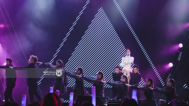 Ch&ugrave;m ảnh đẹp nhất trong show H&agrave;n-Việt: WINNER, Jung Hae In, Noo Phước Thịnh c&ugrave;ng d&agrave;n nghệ sĩ Việt để lại chuỗi cảm x&uacute;c vỡ &ograve;a - Ảnh 16.