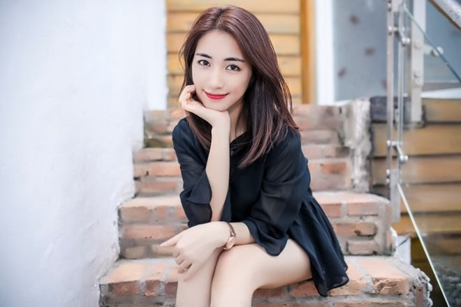 Hoà Minzy đăng một tỉ status mỗi lần xem bóng đá, ý là gì đây? - Ảnh 2.