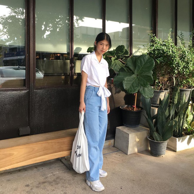 Chỉ với chi tiết d&acirc;y buộc đơn giản m&agrave; c&oacute; &iacute;t nhất 4 kiểu &aacute;o trendy, diện l&ecirc;n si&ecirc;u xinh v&agrave; t&ocirc;n d&aacute;ng - Ảnh 11.