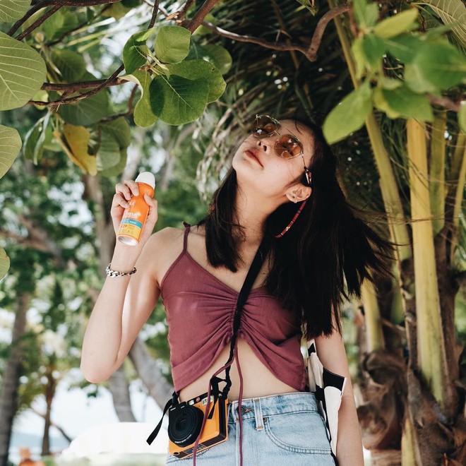 Chỉ với chi tiết d&acirc;y buộc đơn giản m&agrave; c&oacute; &iacute;t nhất 4 kiểu &aacute;o trendy, diện l&ecirc;n si&ecirc;u xinh v&agrave; t&ocirc;n d&aacute;ng - Ảnh 6.