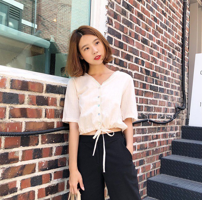 Chỉ với chi tiết d&acirc;y buộc đơn giản m&agrave; c&oacute; &iacute;t nhất 4 kiểu &aacute;o trendy, diện l&ecirc;n si&ecirc;u xinh v&agrave; t&ocirc;n d&aacute;ng - Ảnh 9.
