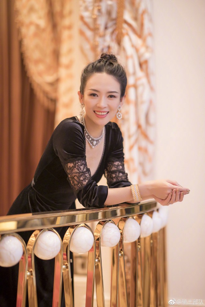 Mạnh miệng khẳng định kh&ocirc;ng chỉnh sửa, Chương Tử Di bị bắt gặp l&eacute;n l&uacute;t đi ti&ecirc;m thẩm mỹ - Ảnh 5.