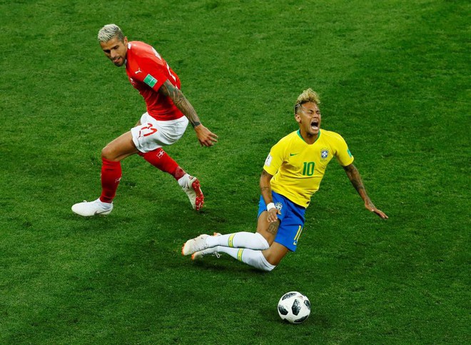 Tiết lộ: Neymar được trả 200.000 bảng để thừa nhận diễn kịch, lời xin lỗi có người soạn sẵn - Ảnh 1.