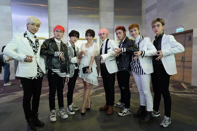 Hari Won quẩy nhiệt t&igrave;nh với Zero 9 trong buổi ra mắt show mới - Ảnh 2.