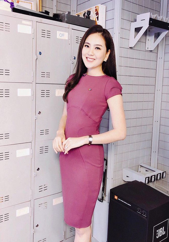 Không cần xem “thư ký Kim”, bạn có thể học ngay cô gái thời tiết Mai Ngọc cách diện đồ công sở đẹp miễn chê - Ảnh 11.