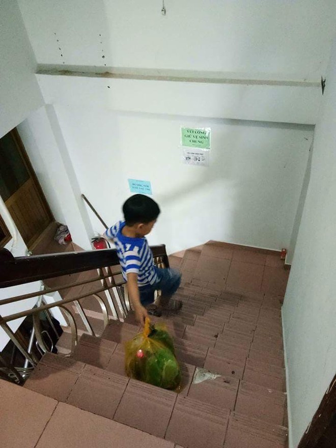 Kh&ocirc;ng qu&aacute;t mắng hay ra lệnh, chỉ d&ugrave;ng chi&ecirc;u thủ thỉ, mẹ 8X dạy con 6 tuổi l&agrave;m việc nh&agrave; nhoay nho&aacute;y - Ảnh 2.