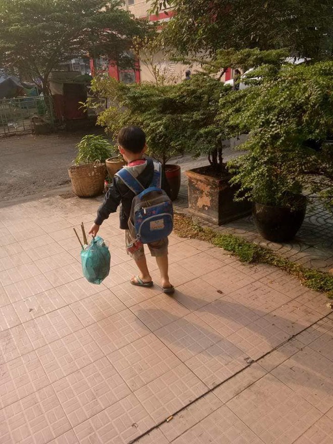 Kh&ocirc;ng qu&aacute;t mắng hay ra lệnh, chỉ d&ugrave;ng chi&ecirc;u thủ thỉ, mẹ 8X dạy con 6 tuổi l&agrave;m việc nh&agrave; nhoay nho&aacute;y - Ảnh 11.