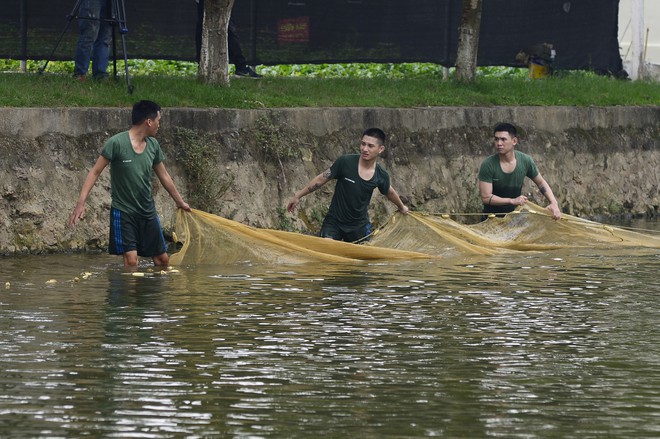 Xuân Nghị mê sảng trên đường hành quân: Giờ em chạy bằng niềm tin hay sao? - Ảnh 10.