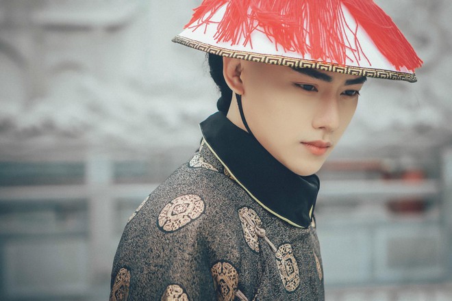 9X Đà Nẵng gây chú ý khi tung bộ ảnh "cosplay" mỹ nam Tử Cấm Thành - Phú Sát Phó Hằng - Ảnh 3. 9X Đà Nẵng gây chú ý khi tung bộ ảnh "cosplay" mỹ nam Tử Cấm Thành - Phú Sát Phó Hằng - Ảnh 3.
