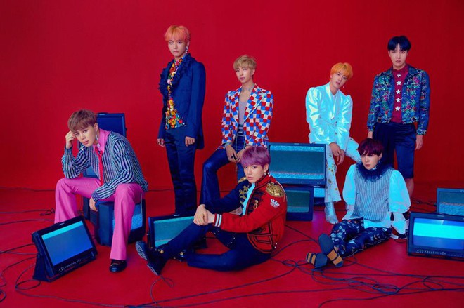 BTS tiếp tục tung thính comeback bằng bộ ảnh đẹp - độc - lạ, khiến dân tình đứng ngồi không yên - Ảnh 1.