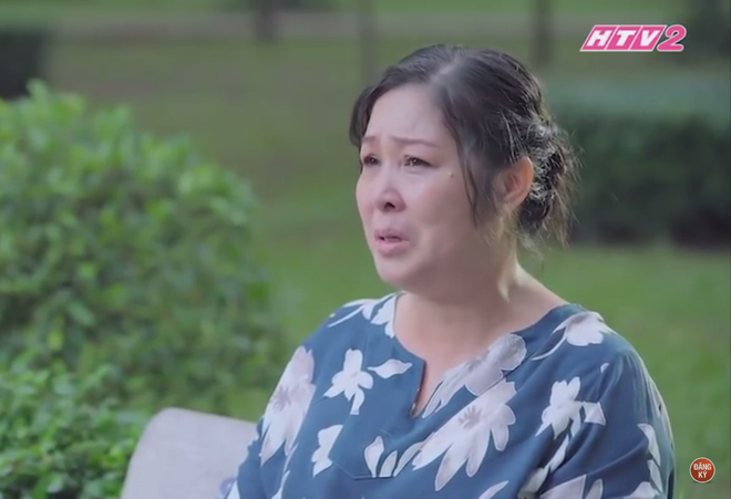 B&agrave; Mai ho&agrave;n to&agrave;n gục ng&atilde; v&igrave; bị con g&aacute;i mắng chửi, cả nh&agrave; hạch s&aacute;ch trong Gạo Nếp Gạo Tẻ - Ảnh 4.