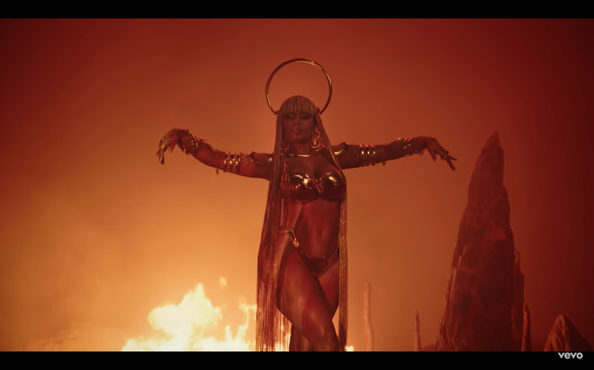 Bỏng mắt xem nữ nghệ sĩ siêu 3 vòng khoe hình thể nóng bỏng trong MV mới - Ảnh 5.