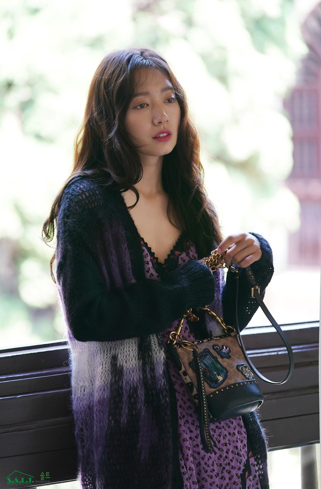 Lâu lắm mỹ nhân Người thừa kế Park Shin Hye mới sexy thế này, nhưng vòng 1 siêu khủng lại không cánh mà bay? - Ảnh 2.