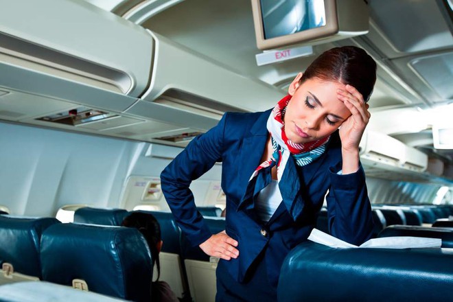 Vì sao dây an toàn của ô tô có phần bảo vệ vai mà máy bay lại không? Lời đáp khiến bạn ái ngại - Ảnh 1.