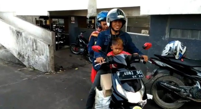 Indonesia: Cậu bé 2 tuổi hút 40 điếu thuốc lá/ngày, thậm chí trở nên hung dữ mất kiểm soát nếu thiếu nicotine - Ảnh 4.