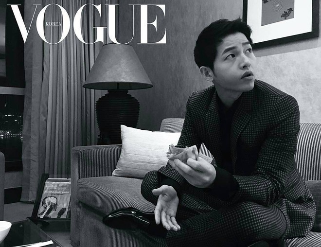 Song Joong Ki gây náo loạn khi tiếp bước Park Bo Gum để tóc dài lãng tử, liệu có phải tạo hình cho bom tấn mới? - Ảnh 8.