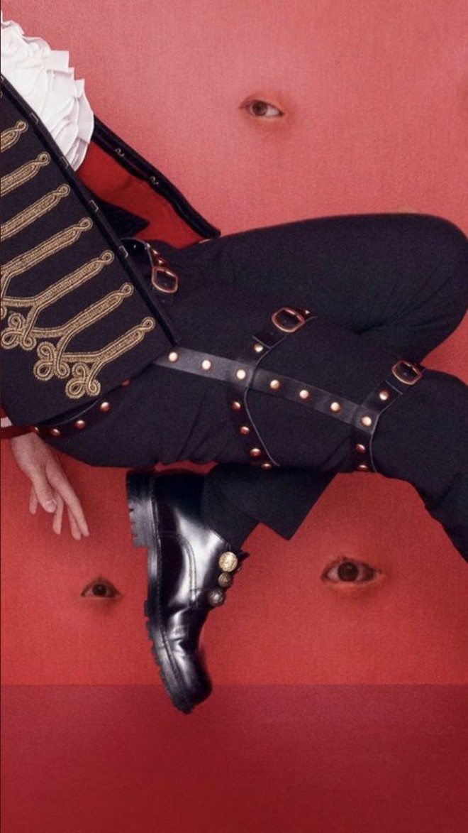 Giải m&atilde; bộ ảnh Love Yourself: Answer: Bạn c&oacute; nhận ra c&aacute;c huyền thoại qua trang phục của từng th&agrave;nh vi&ecirc;n BTS? - Ảnh 7.