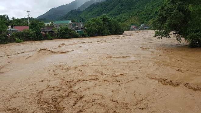 Nghệ An: Hai dì cháu tử vong do nước lũ cuốn trôi - Ảnh 1.