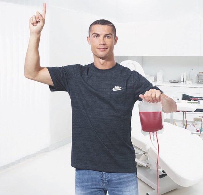 Sự thật về truyền thuyết không xăm mình của Ronaldo: Có thật xăm mình thì không hiến máu được? - Ảnh 5.