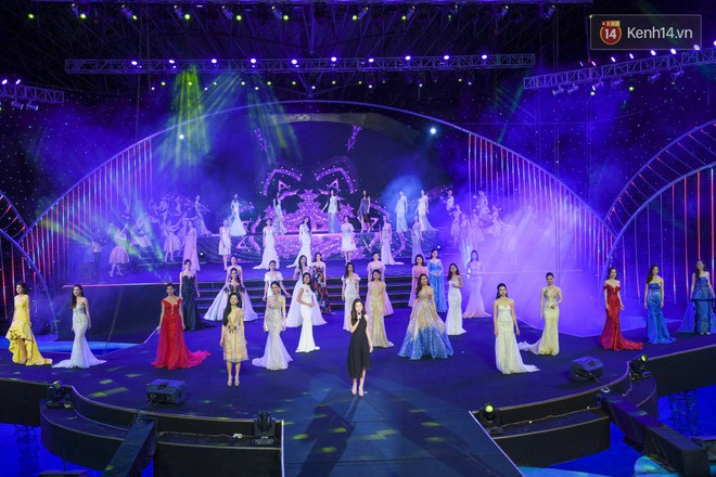 Hàng chục năm không xuất hiện, dàn cựu Hoa hậu Việt Nam gây bất ngờ với vẻ trẻ trung trong buổi tổng duyệt đêm Gala - Ảnh 4.