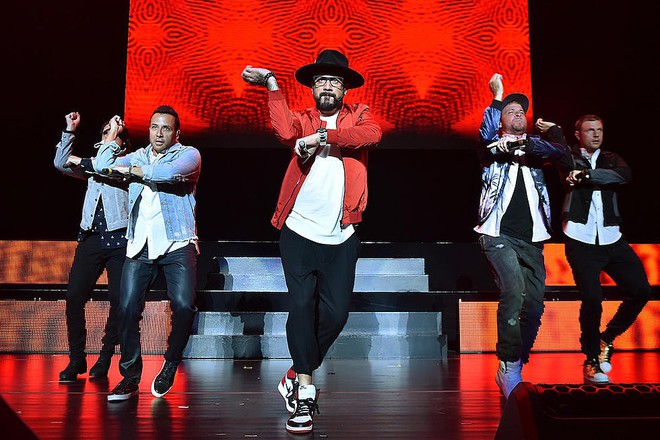 D&ugrave; nhiều năm sau nữa, Backstreet Boys vẫn sẽ m&atilde;i l&agrave; nh&oacute;m nhạc nam biểu tượng nhờ 5 cột mốc n&agrave;y - Ảnh 3.