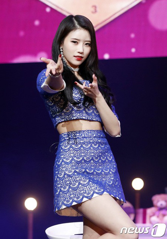 Khi stylist của Red Velvet bị ném đá không thương tiếc thì stylist của Lovelyz lại được khen hết lời vì tinh tế trong mọi hoàn cảnh 2 Khi stylist của Red Velvet bị ném đá không thương tiếc thì stylist của Lovelyz lại được khen hết lời vì tinh tế trong mọi hoàn cảnh 1
