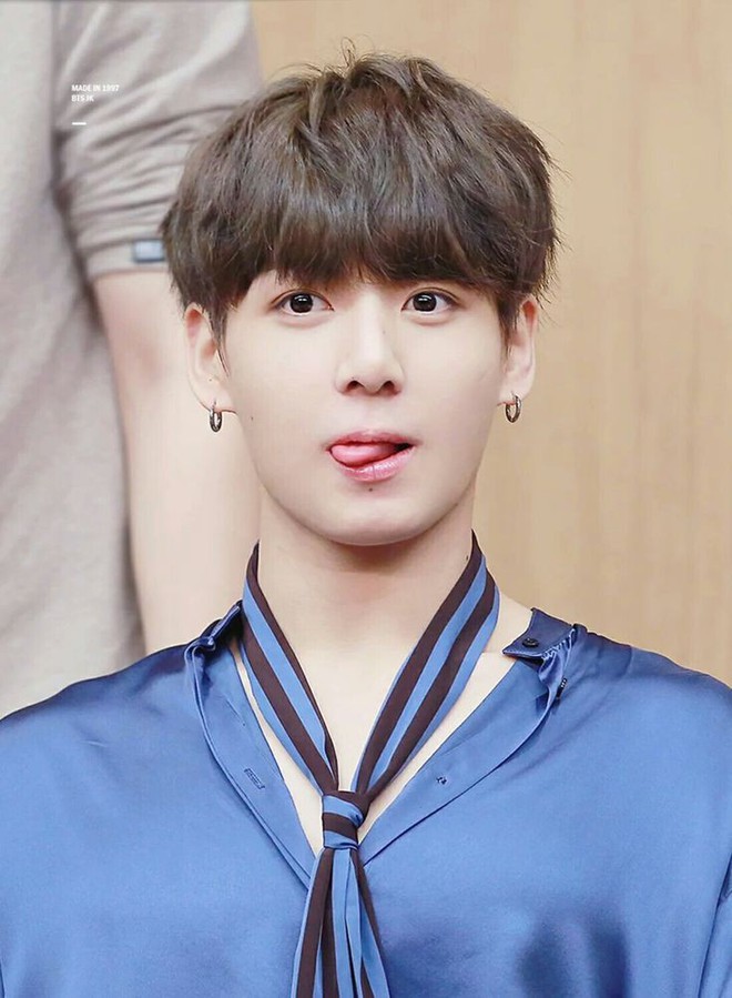 BTS sắp comeback m&agrave; Jungkook lại bị bắt gặp đi h&aacute;t dạo ngo&agrave;i đường, chuyện g&igrave; đ&atilde; xảy ra? - Ảnh 5.