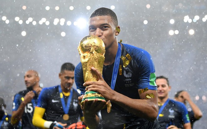 Nhìn Mbappe xưng vương ở World Cup 2018, còn ai nhớ thần đồng Odegaard? - Ảnh 1.