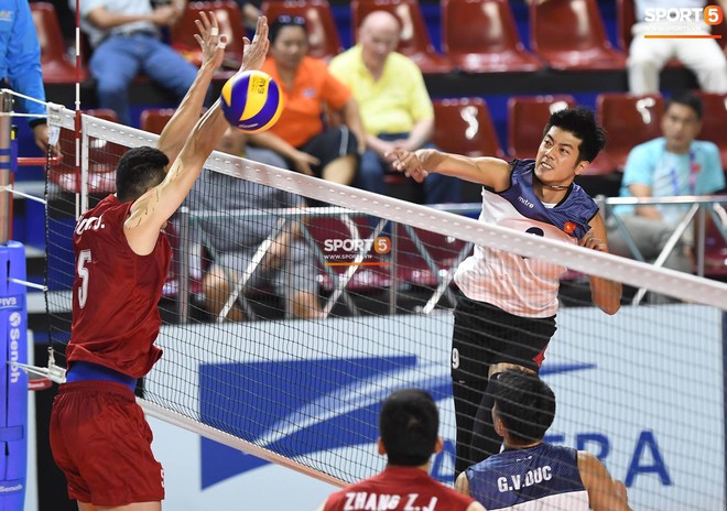 SỐC: Bóng chuyền Việt Nam quật ngã Trung Quốc sau 5 set kịch tính ở ASIAD 2018 - Ảnh 4.