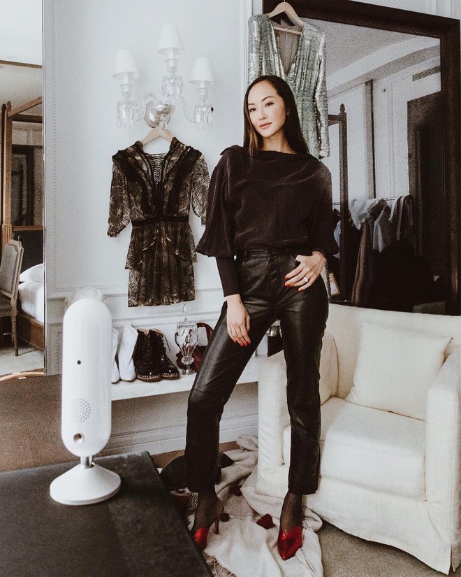 Đây là những thứ không thể thiếu trong vali của các fashionista thế giới mỗi khi đi du lịch - Ảnh 3. Đây là những thứ không thể thiếu trong vali của các fashionista thế giới mỗi khi đi du lịch - Ảnh 3.