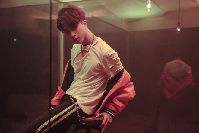 MV mới của Uni5 c&aacute;n mốc triệu view sau 1 ng&agrave;y, c&aacute;c th&agrave;nh vi&ecirc;n hoang mang v&igrave; kh&ocirc;ng ngờ fan lại th&iacute;ch đề t&agrave;i đam mỹ - Ảnh 8.