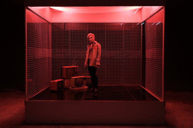 Tưởng MV sặc m&ugrave;i đam mỹ nhưng cuối c&ugrave;ng 2 mỹ nam của Uni5 lại g&acirc;y hấn v&igrave; một c&ocirc; g&aacute;i - Ảnh 6.