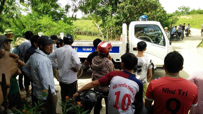 Hà Tĩnh: Bé gái 16 tháng tuổi bị xe công trình cán tử vong, nghi do chui vào gầm xe chơi từ trước đó - Ảnh 1.