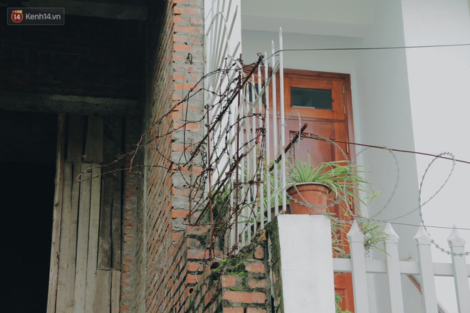 D&aacute;n cảnh c&aacute;o ti&ecirc;m ch&iacute;ch sẽ bị đ&aacute;nh v&agrave; phạt nặng tại những biệt thự tiền tỷ bỏ hoang ở H&agrave; Nội, nhiều con nghiện vẫn phớt lờ - Ảnh 6.