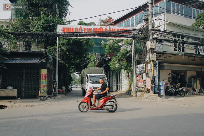 D&aacute;n cảnh c&aacute;o ti&ecirc;m ch&iacute;ch sẽ bị đ&aacute;nh v&agrave; phạt nặng tại những biệt thự tiền tỷ bỏ hoang ở H&agrave; Nội, nhiều con nghiện vẫn phớt lờ - Ảnh 2.