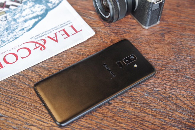 Smartphone tầm trung đ&atilde; thay đổi thế n&agrave;o chỉ sau 1 năm - Ảnh 2.